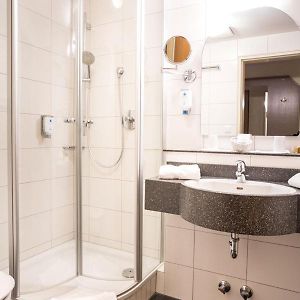 Standard Zimmer mit Kingsize-Bett